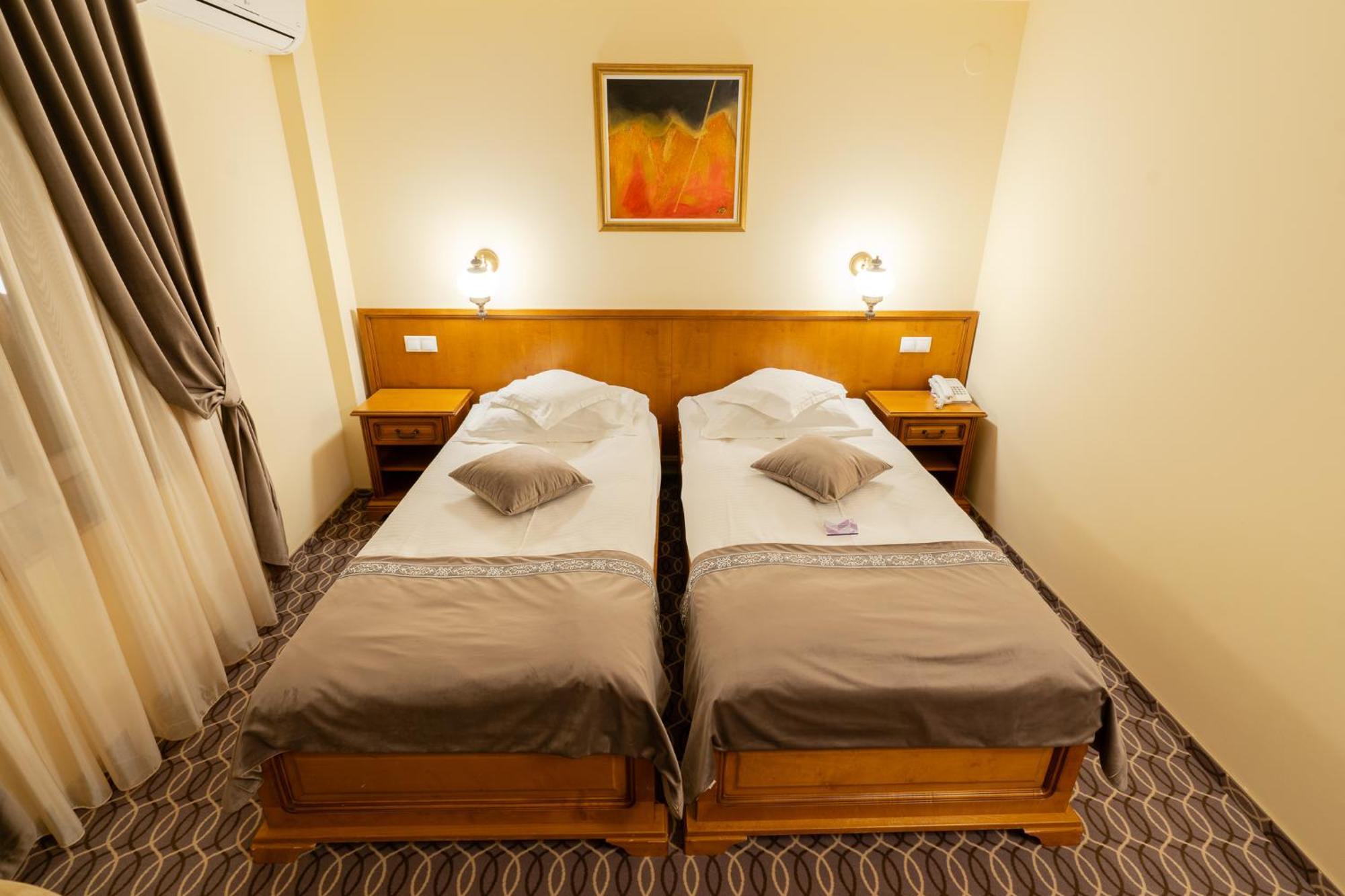 Hotel Dorna Vatra Dornei Esterno foto